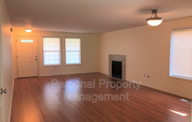 4026 NE 165 PL