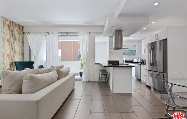 2 beds, 2 baths, 1,009 sqft, $3,500, Unit 414