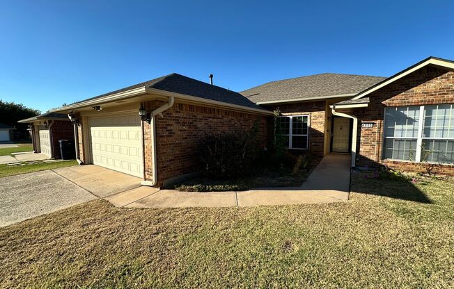 Cute 3 bed 2 bath in SE OKC