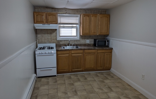 1 bed, 1 bath, 650 sqft, $2,050, Unit 3