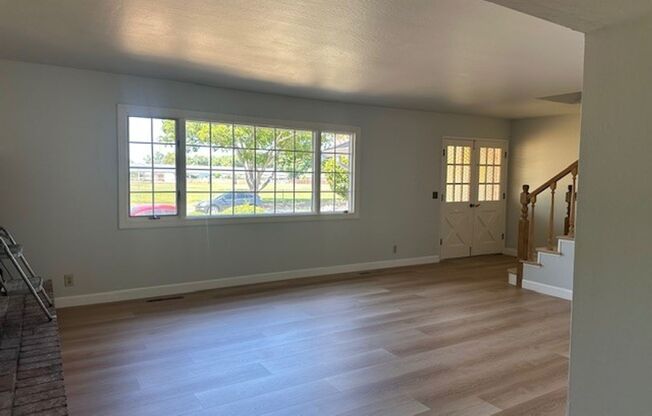 Nice 2-Story Single Family Home With Office and Large Sun Room!