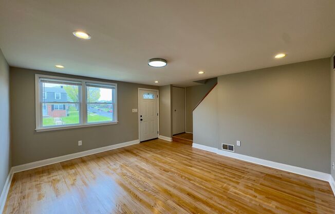 Charming 3 Bedroom/2 Bathroom Townhome in Dundalk, MD!