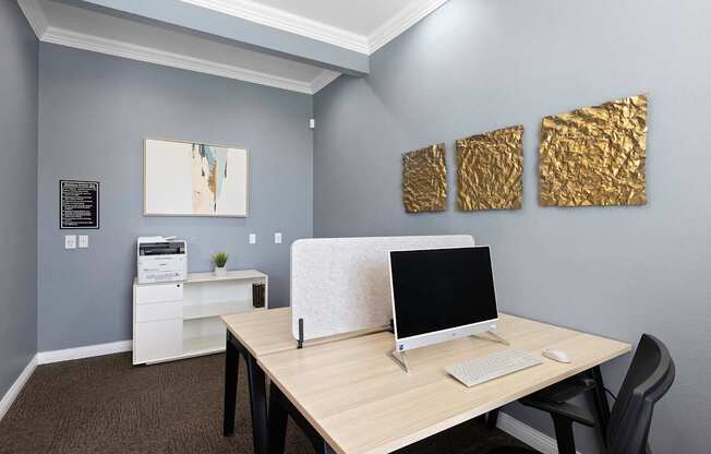 Business center - The Gardens at Polaris