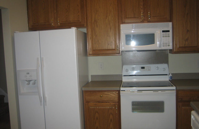 3 beds, 2 baths, $1,950