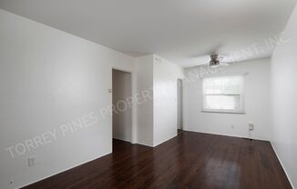 Cute 1BR Bungalow in a Great Pacific Beach Location!