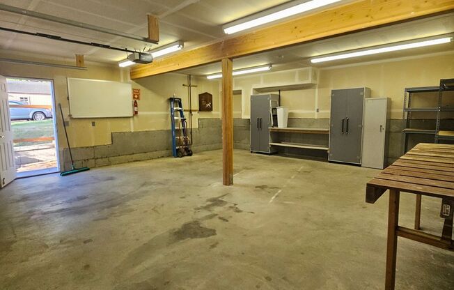 Charming 1-Bedroom Home with Spacious Backyard, 2 car garage & Modern Amenities – Pet Friendly!