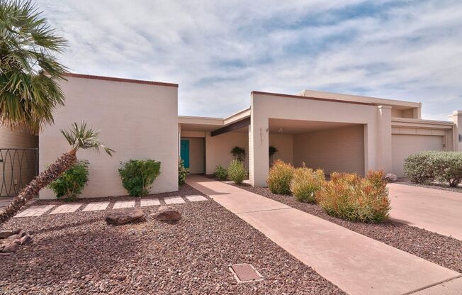 Nice Scottsdale Townhouse 2 bed 2 bath!