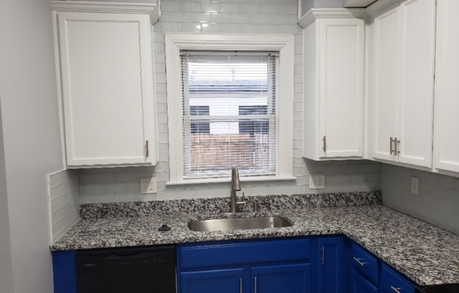 1205 N 28 ST