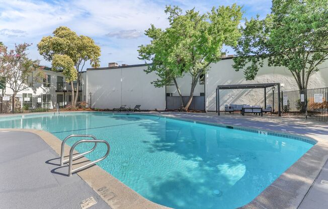 2 beds, 1 bath, 880 sqft, $1,750, Unit 242