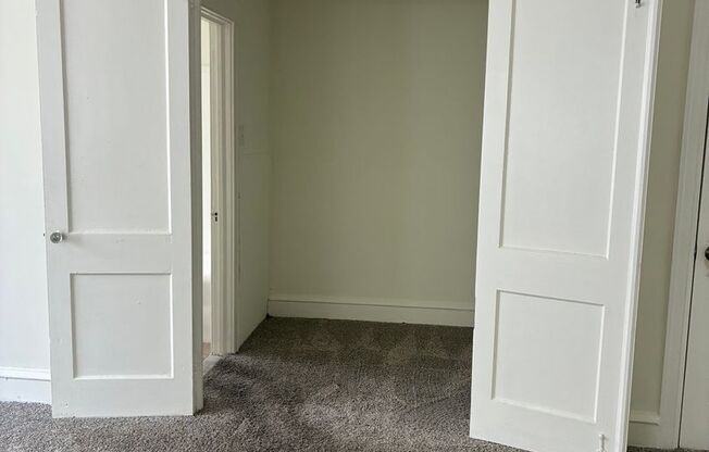 Studio, 1 bath, $950, Unit 201