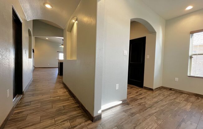 Lovely 3 Bedroom 2 Bathroom Home In NE ABQ!
