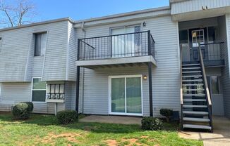 Spacious 2 bedroom, 1-1/2 bath; I-77 and Nations Ford