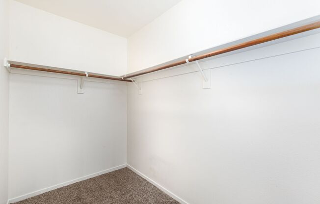 2 beds, 2 baths, $1,250, Unit Bldg KK