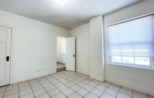 1 bed, 1 bath, $450, Unit #612