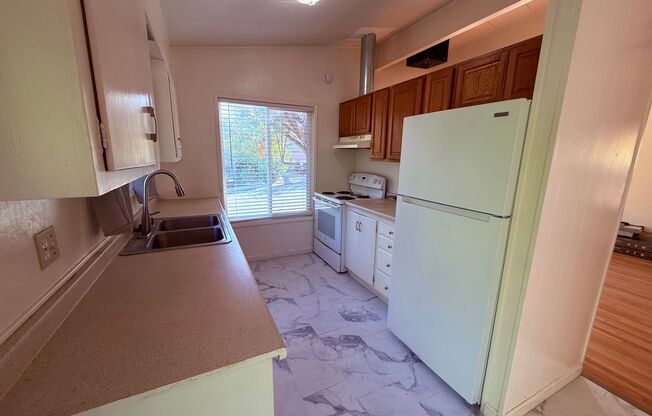 3 beds, 1 bath, $1,750