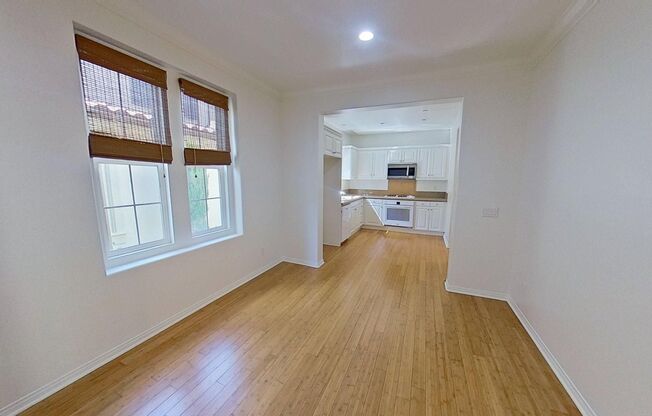 Beautiful 3 Bedroom 2.5 Bath Townhome in Irvine!