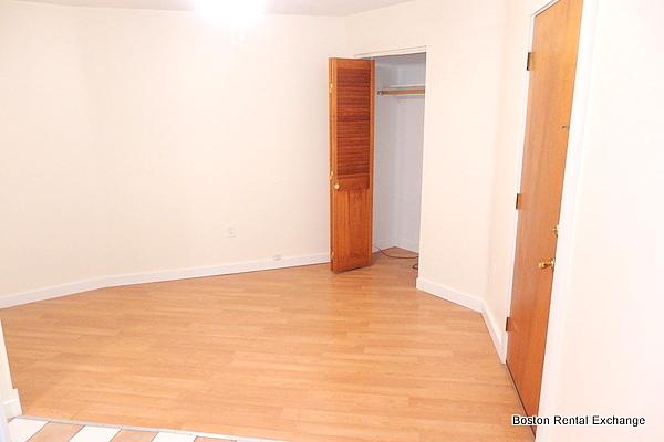 3 Holland St.
