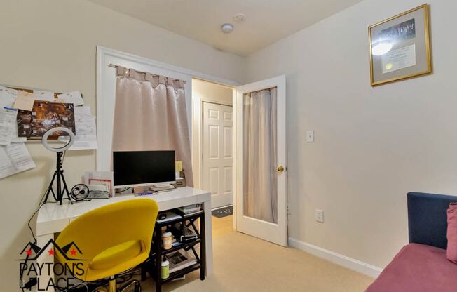 Renovated Condo with parking included