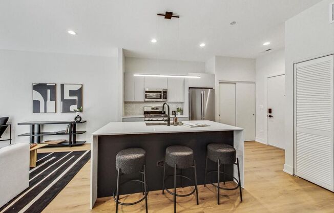 3 beds, 3 baths, 1,248 sqft, $4,600, Unit 3449-409