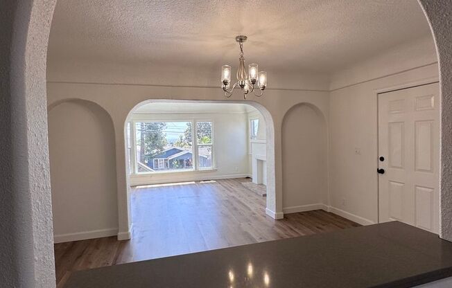 13713 Franklin Street -