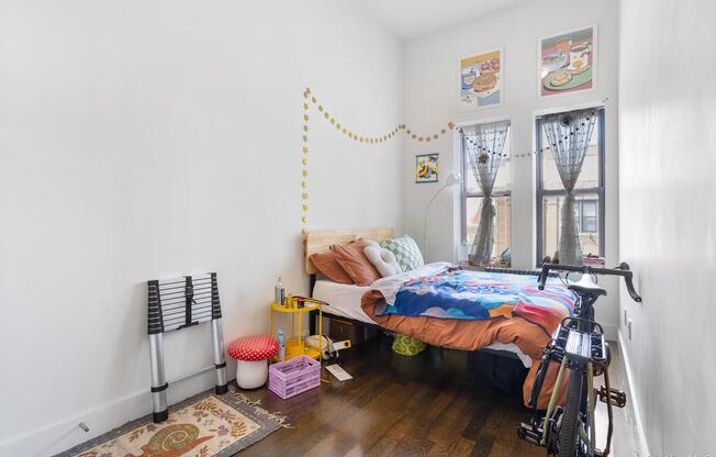 880 WYCKOFF AVE