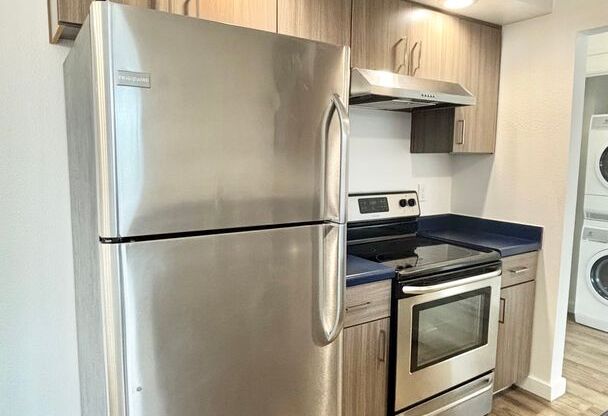 2 beds, 2 baths, 950 sqft, $1,675, Unit 302