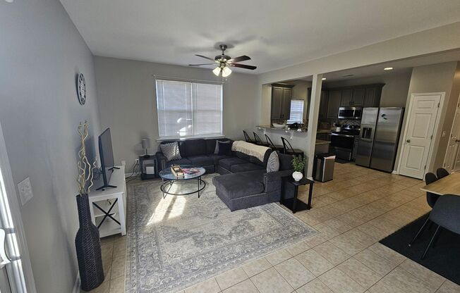3 beds, 2.5 baths, 1,550 sqft, $1,825, Unit 3061