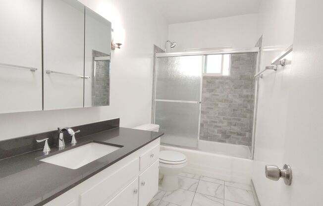 1 bed, 1 bath, $2,095, Unit 4