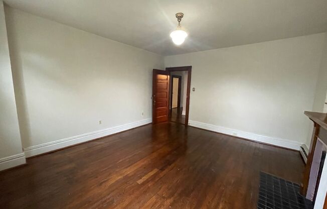 2 beds, 1 bath, $1,700