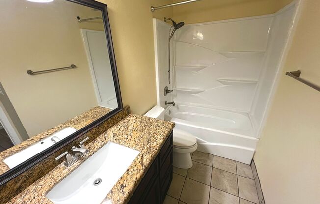 2 beds, 2 baths, $1,275, Unit UNIT 1038