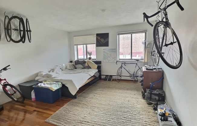 1 bed, 1 bath, 999 sqft, $2,800, Unit 17