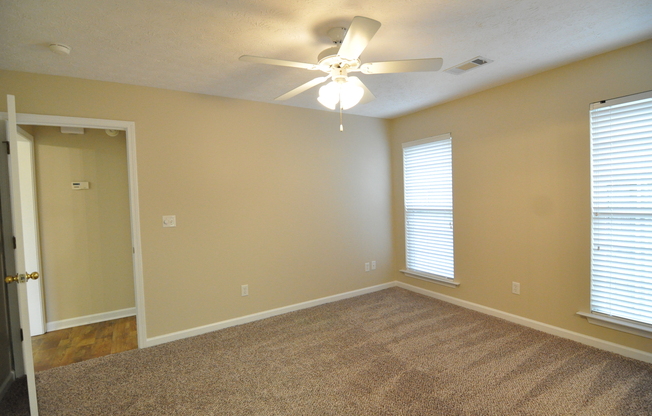 3 beds, 2 baths, $1,350