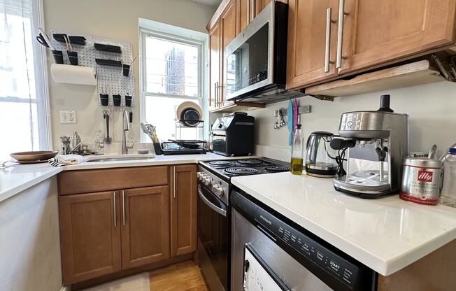 4 beds, 2 baths, $6,250, Unit 1