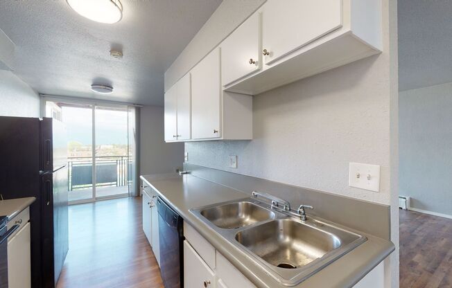 1 bed, 1 bath, 778 sqft, $1,095, Unit 11600 East 16th Ave #7