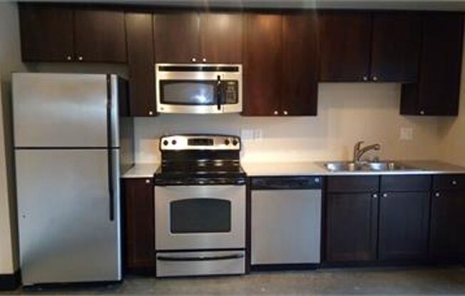 Studio, 1 bath, $1,275