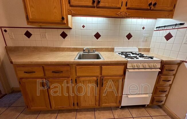 105 EDWIN PL