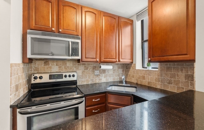 1 bed, 1 bath, 689 sqft, $3,250, Unit 6D