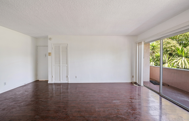 10622 KINNARD AVE