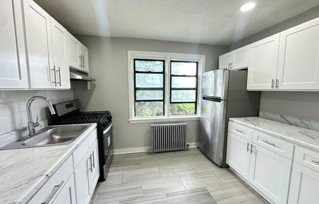 2 beds, 1 bath, 850 sqft, $1,950, Unit APT 39