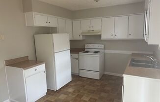 2 beds, 1.5 baths, 1,000 sqft, $825, Unit D