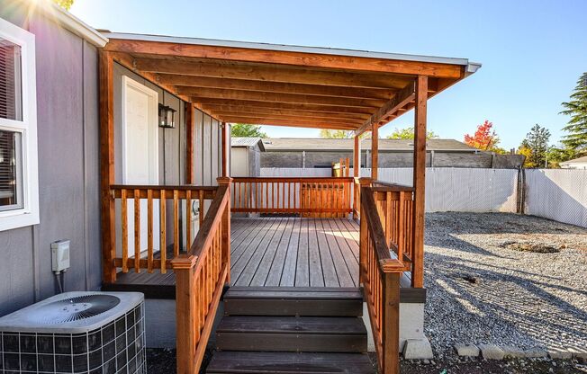 Cozy Home and Beautiful Spacious Yard