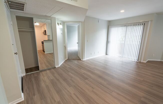 1 bed, 1 bath, 695 sqft, $1,698, Unit 306