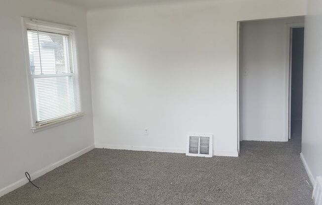 3 beds, 1 bath, $1,250