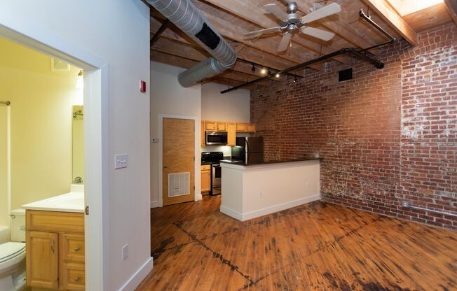 1 bed, 1 bath, 700 sqft, $1,475, Unit 119