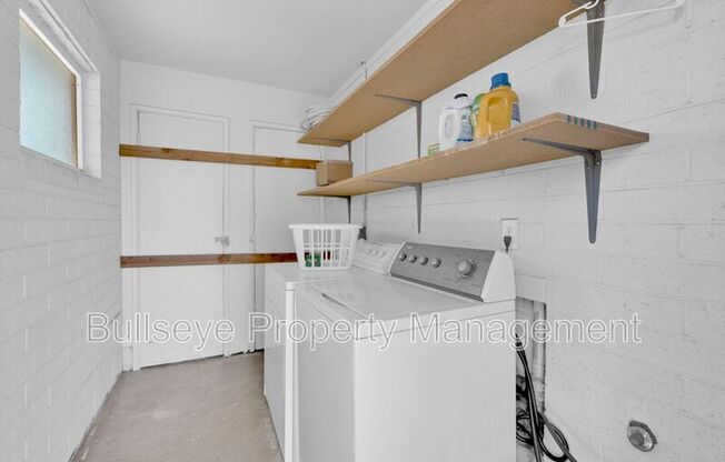3302 N 66 ST