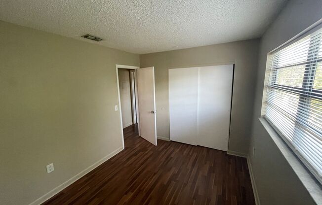 2 beds, 1 bath, 830 sqft, $1,300, Unit 1