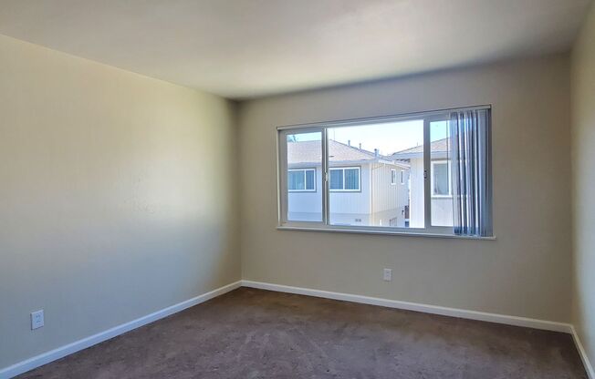 1 bed, 1 bath, $2,000, Unit 06