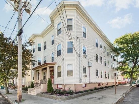 Clean, newly renovated rooming house rooms available for rent (Light St, Lynn)