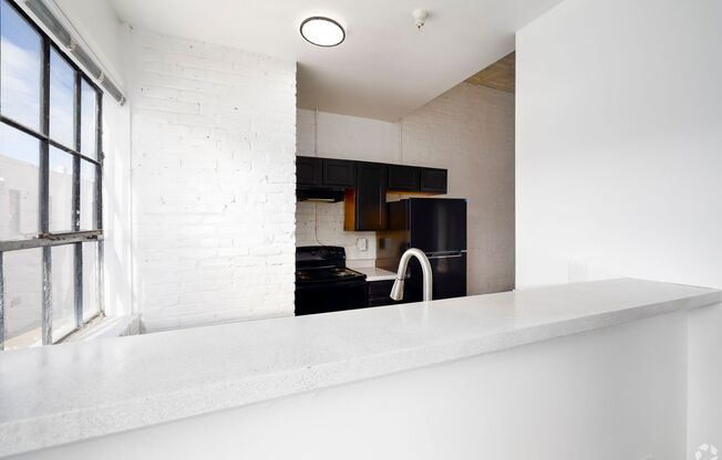 2 beds, 2 baths, 1,075 sqft, $1,325, Unit 124