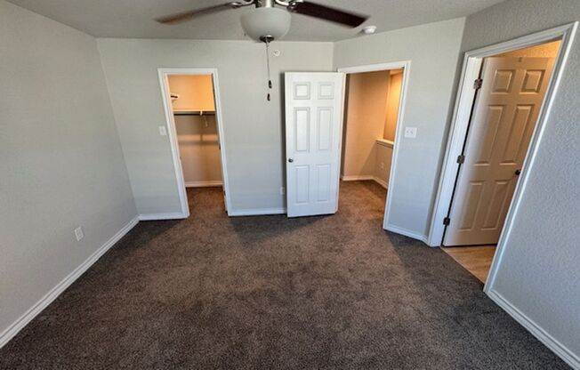 3 beds, 2.5 baths, $1,595, Unit UNIT # 1